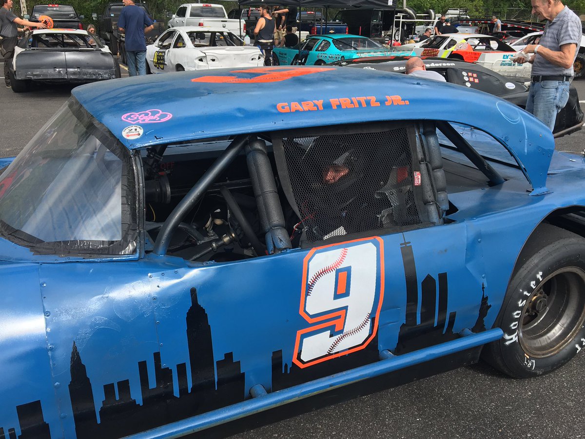 Still_Nyte's tweet photo. Watching my guys do what they do! @VivaFritzJr @PauloMiguel91 #riverheadraceway #carguys #9 #09 https://t.co/pxaYZk0UOx
