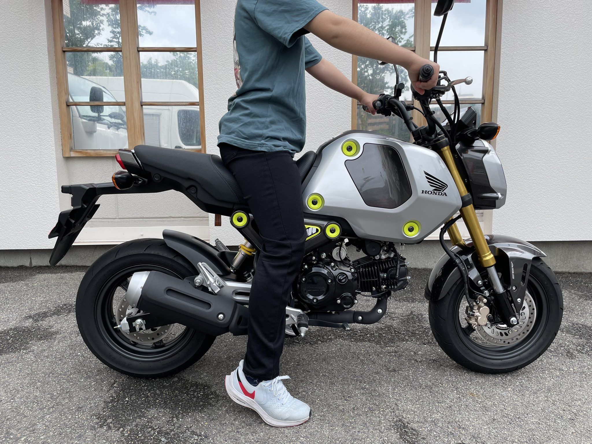 グロム(JC92) シングルローダウンシート パット付 レッドステッチ