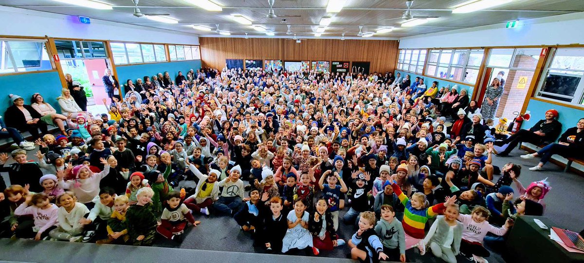 An amazing WSPS community effort! Gold coin donations and beanie purchases to raise money for the Mark Hughes Foundation. Thanks for visiting Mark <a href="/MarkHughesFdn/">MarkHughesFoundation</a> . <a href="/alison_lennard/">Alison Lennard</a> <a href="/RobNaylor15/">Rob Naylor</a> #beaniesforbraincancer