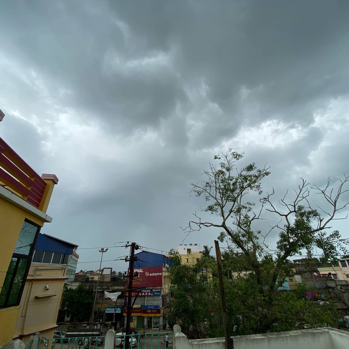 RAHULRM2002's tweet photo. #monsoon2k21 
#CLOUDPHOTOGORAPHY 

                                  SOME GLIPMSES
                                          OF THE 
🌧️🌧️🌧️🌧️🌧️🌧️🌧️🌧️CLOUDS🌧️🌧️🌧️🌧️🌧️🌧️🌧️
                            TODAY IN ARAMBAGH https://t.co/TX9bDLunFR