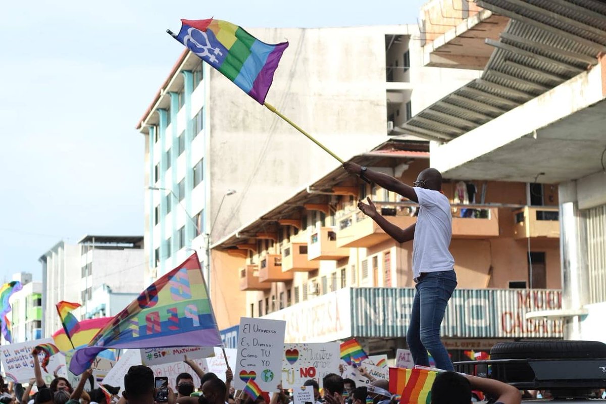 frobinsonpty's tweet photo. La corrupción nos afecta a todos  y apesar del intento de sabotearnos, junto a @cimufpanama  @ipdhpanama y  @moadpanana  demostramos, que la Marcha del Orgullo del  @worldpridepma   representa a todos los sectores, sin racismo, clasismo, machismo e inclusivo. https://t.co/0Nz3ZSdlMc