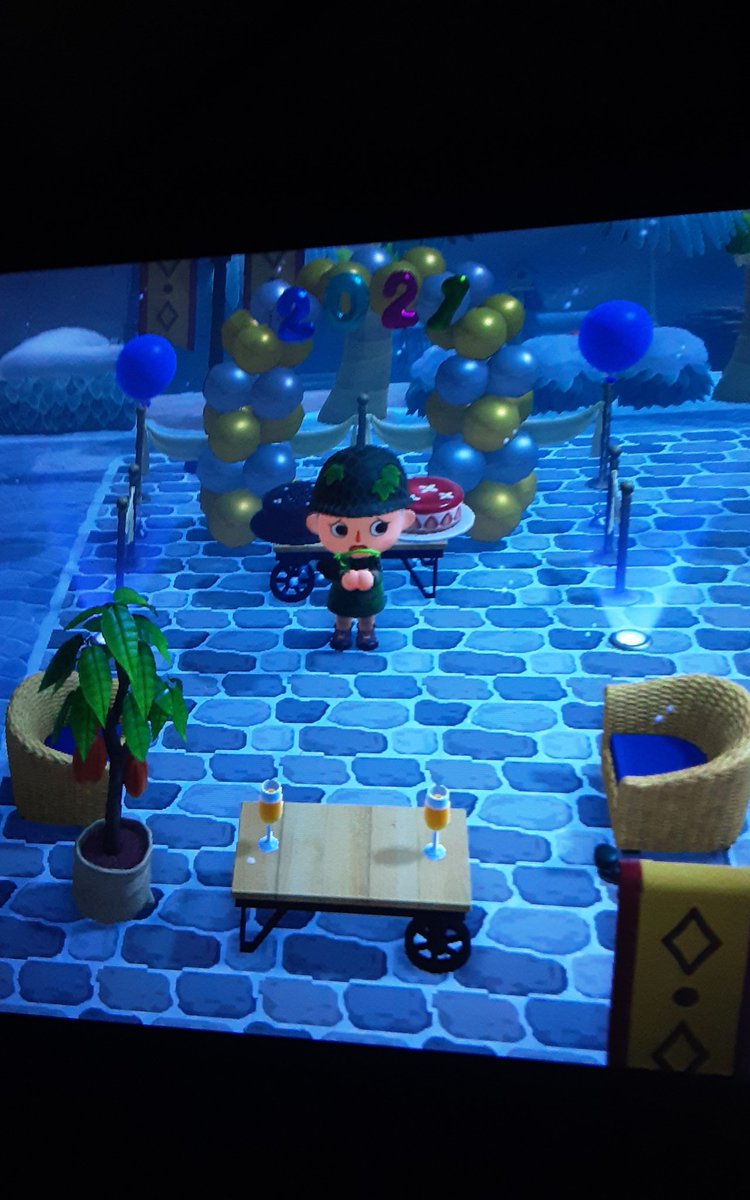 YT_grigrilefr's tweet photo. J’ai sous estimé le froid a huwura dont le propriétaire est @Enzo_ACNH j’ai enfiler ma tenue de soldat me voila tous fébrile 🥶🥶🥶 #AnimalCrossingNewHorizons #codeonirique #froid #AnimalCrossing https://t.co/lVFCOZZysh