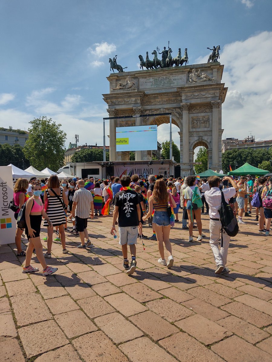 BiFamilies tweet media