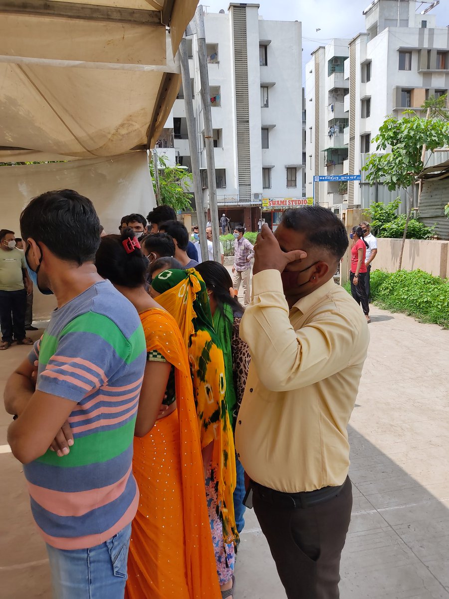 Shivpatel1008's tweet photo. @CMOGuj @vijayrupanibjp why covid appropriate behaviour is not being followed at vaccination center who will take the responsibility. Sir kindly instruct the concerned authorities. https://t.co/bx3mVb7D3Z