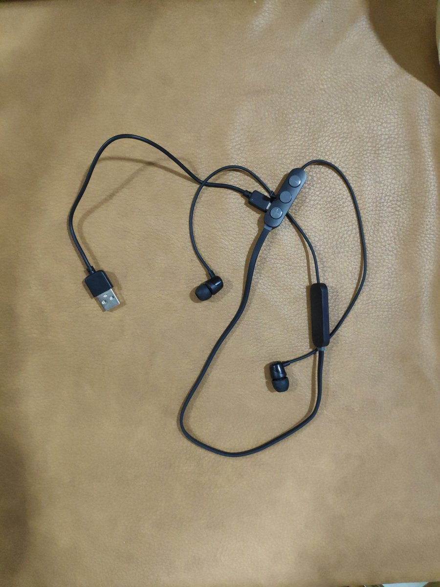 KumarDheeraj_1's tweet photo. @skullcandy
@SkullcandyIndia
Bought a Skullcandy Jib+ wireless earphone.
From the next day it failed to switch on/Start.

Nobody listens the (call/mail)grievance in this prestigious Organization. What Next? https://t.co/p97r2pKDj4