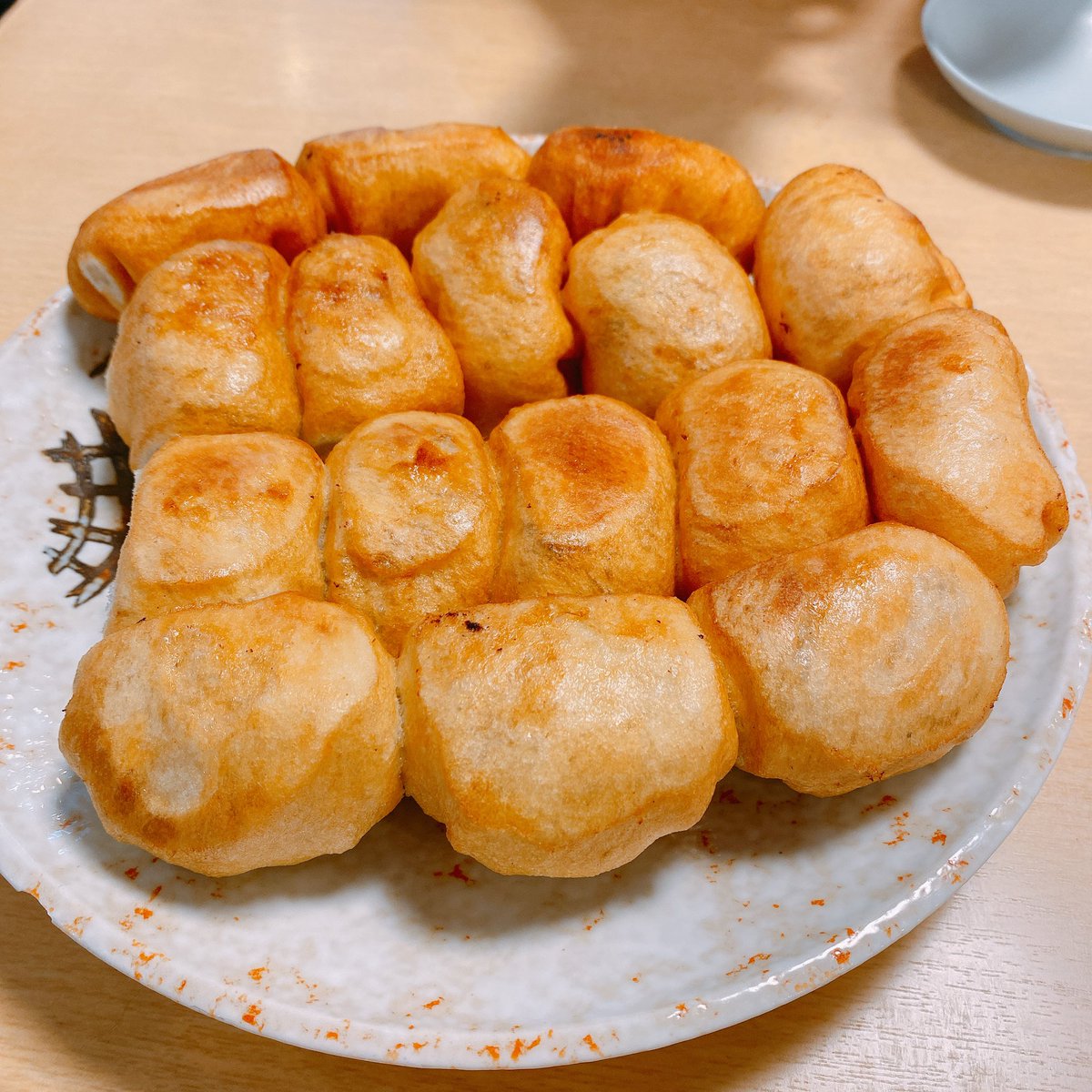 みずほ 社長秘書 せいた社長と餃子を食べました ホワイト餃子です 餃子単品にするつもりが メニューを見てたら定食にしたくなっちゃったせいた社長 食いしん坊ですね 3枚目の写真の辛味スパイス なにか知ってる人いたら教えてください これ みずほ 社長秘書 せいた社長と餃子を食べました ホワイト餃子です 餃子単品にするつもりが メニューを見てたら定食にしたくなっちゃったせいた社長 食いしん坊ですね 3枚目の写真の辛味スパイス なにか知ってる人いたら教えてください これ