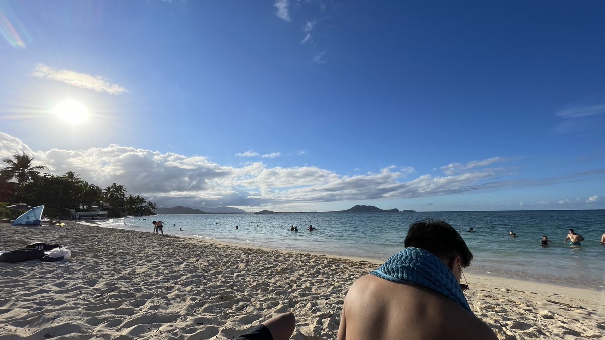HeyoIsaiah's tweet photo. touch some sand https://t.co/og0EzJSWPq