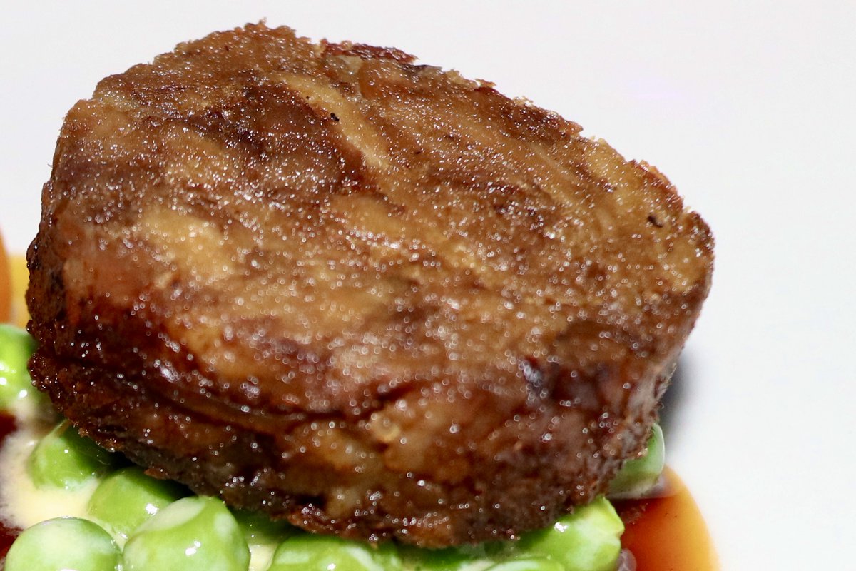LaurasWorldza's tweet photo. Mary had a Lamb:
Lamb Rump
Lamb Neck
Lamb Jus
Pumpkin
Pea
This dish is all about the lamb, & we loved that it isn't trying to over-complicate that fact with too many elements on the plate.
#LaurasWorld
#EclipseRestaurant
#ChefRamónGouws
#HotelSky https://t.co/gahTBKcuZR
