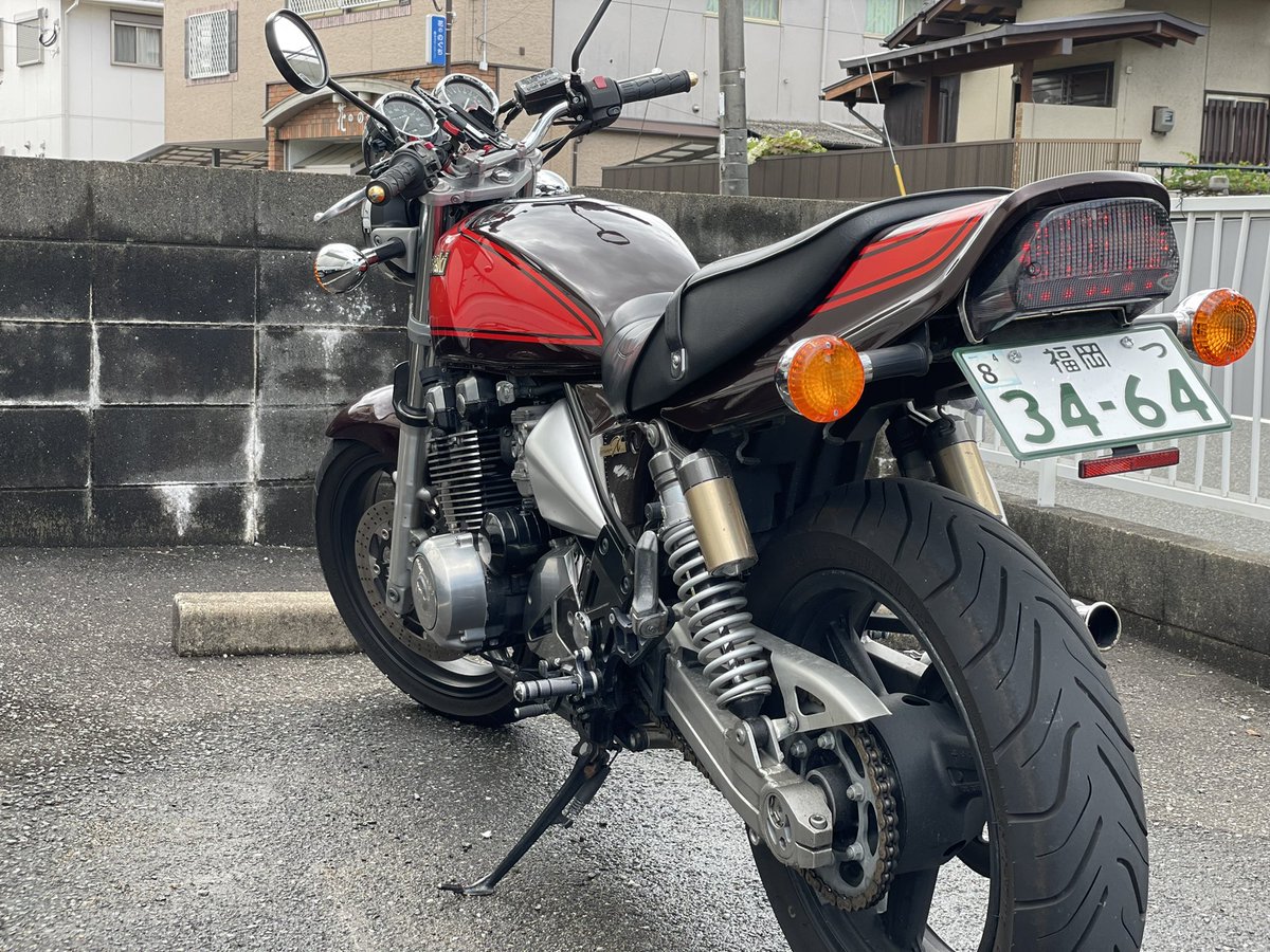 Krush0512's tweet photo. 夜中から今日の昼までの間にバイク盗まれました
福岡県糟屋郡志免町です
KAWASAKIのゼファーχファイナルです
ナンバー3464
見かけた方連絡もらえると助かります。 https://t.co/7NXKBSo3cK