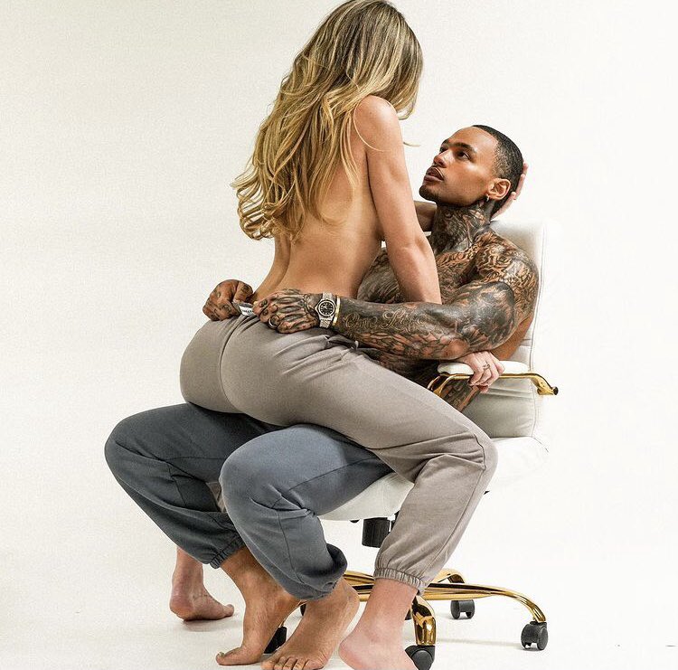 𝖬𝖾𝗍 𝖺 𝑓𝑒𝑚𝑎𝑙𝑒 𝖽𝗋𝖺𝗀𝗈𝗇, 𝗁𝖺𝖽 𝖺 𝔣𝔦𝔯𝔢 𝖼𝗈𝗇𝗏𝖾𝗋𝗌𝖺𝗍𝗂𝗈𝗇.