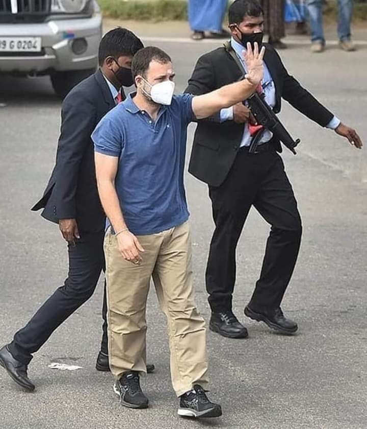 इस बंदे के दीवाने हम ऐसे ही नहीं हैं
इस अकेले बंदे ने केंद्र सरकार की जमीन हिला कर रख दी!
💞

#MyLeaderRahulGandhi 😘