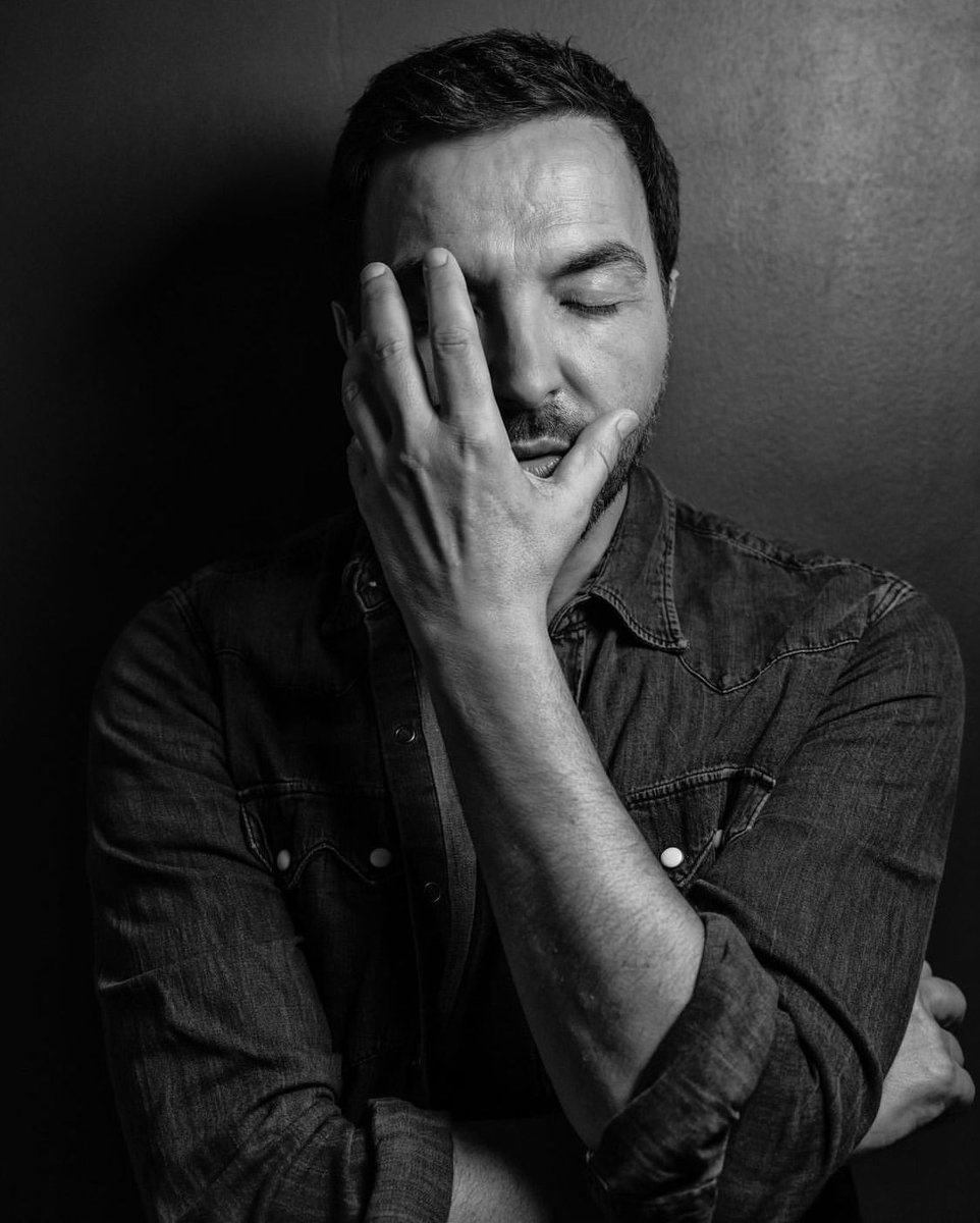 Il y a quelques jours, on a enregistré les 20 ans de la star ac avec mon ami <a href="/nikosaliagas/">Nikos Aliagas</a> 💫 En plus d’être un animateur hors pair, tu es un photographe de grand talent, tu n’as pas changé mon Nikos quel bonheur de te retrouver ✨