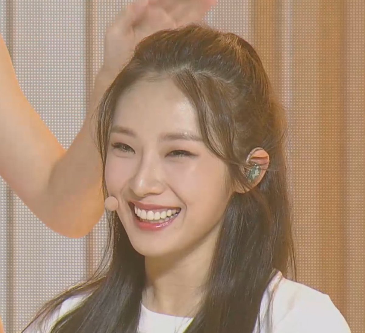 heejinvcr's tweet image. JO HASEUL 🥺