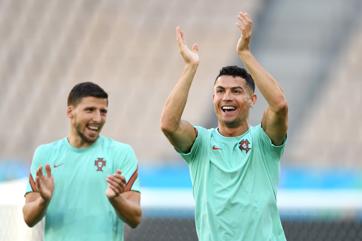 UEFAEURO's tweet photo. 🇵🇹 Portugal are unbeaten in their last 5 matches against Belgium (W3 D2) 💪

How will they get on tonight?

#EURO2020 https://t.co/1r34czFfCL