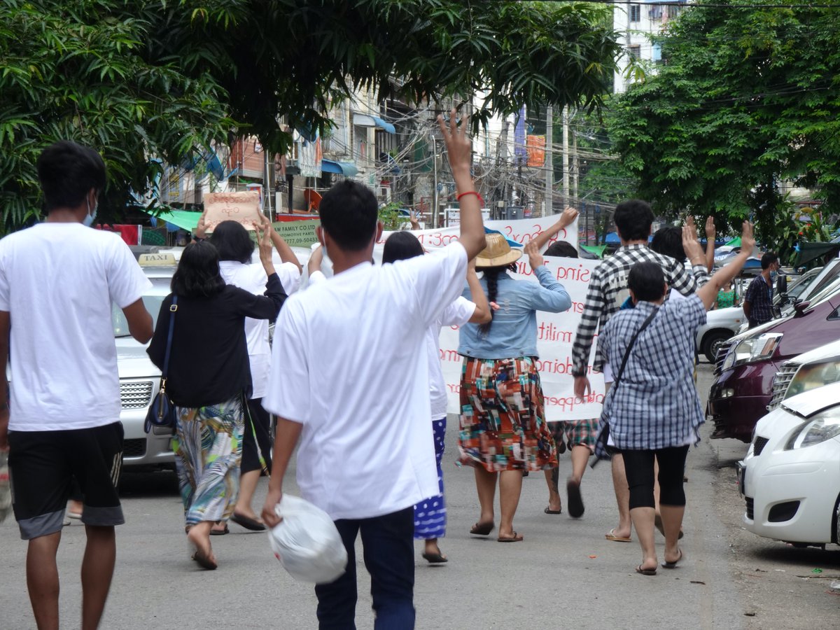 Resistance continues.  
Evening strike in downtown Yangon.
Slogans are " we never surrender under the military boots.", "Ma Ay Loe Min Aung Hlaing" or "Mother fucker Min Aung Hlaing" 
27 June, 2021
#WhatsHappeningInMyanmar