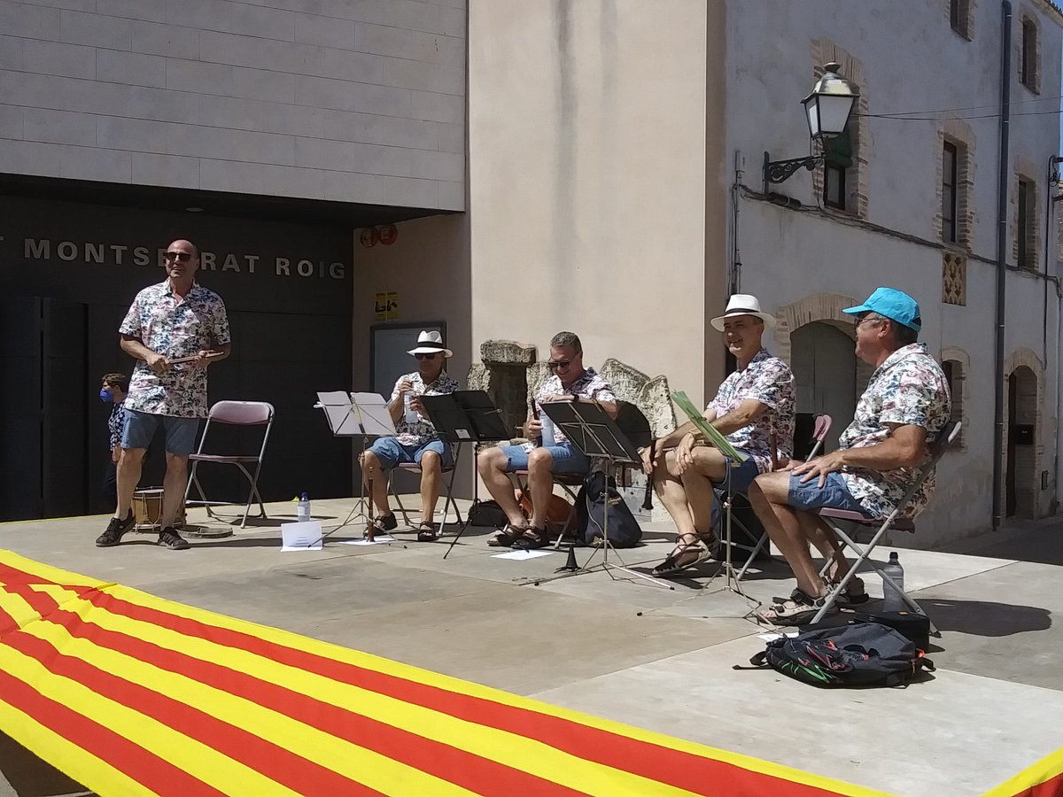 tocatsdecanya's tweet photo. Poc a poc reemprenem l'activitat festiva. Avui concert vermut a la Festa Major de Sant Pere a la Gornal. https://t.co/mnt0LWmvYw