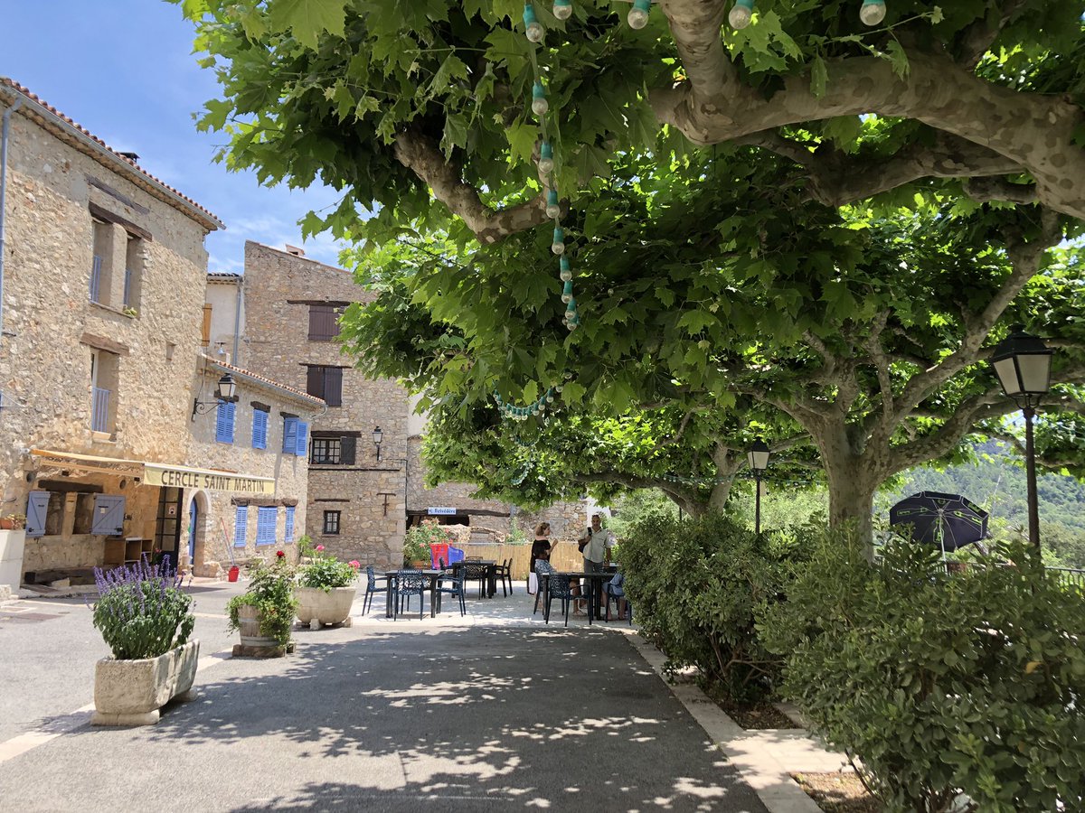 jtiffon's tweet photo. Balade à  #Châteaudouble… Le charme irrésistible de l’arrière-pays du @VisitVar et de la #Dracénie https://t.co/tZbce0PMrN
