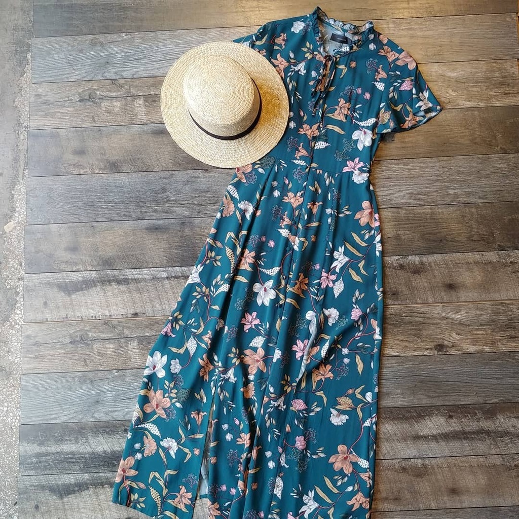 EnvyBtq's tweet photo. It's a smile, it's a kiss. It's a sip of wine, it's summertime.
.
.
.
#beautiful #dress #flatlaystyle #stylishlook #weekend #partydress #shoplocal519 #Windsor #yqgrocks #smallbusiness #VisitWalkerville #wereopen https://t.co/93CV7yV1LX https://t.co/JTW8hcpo1Y
