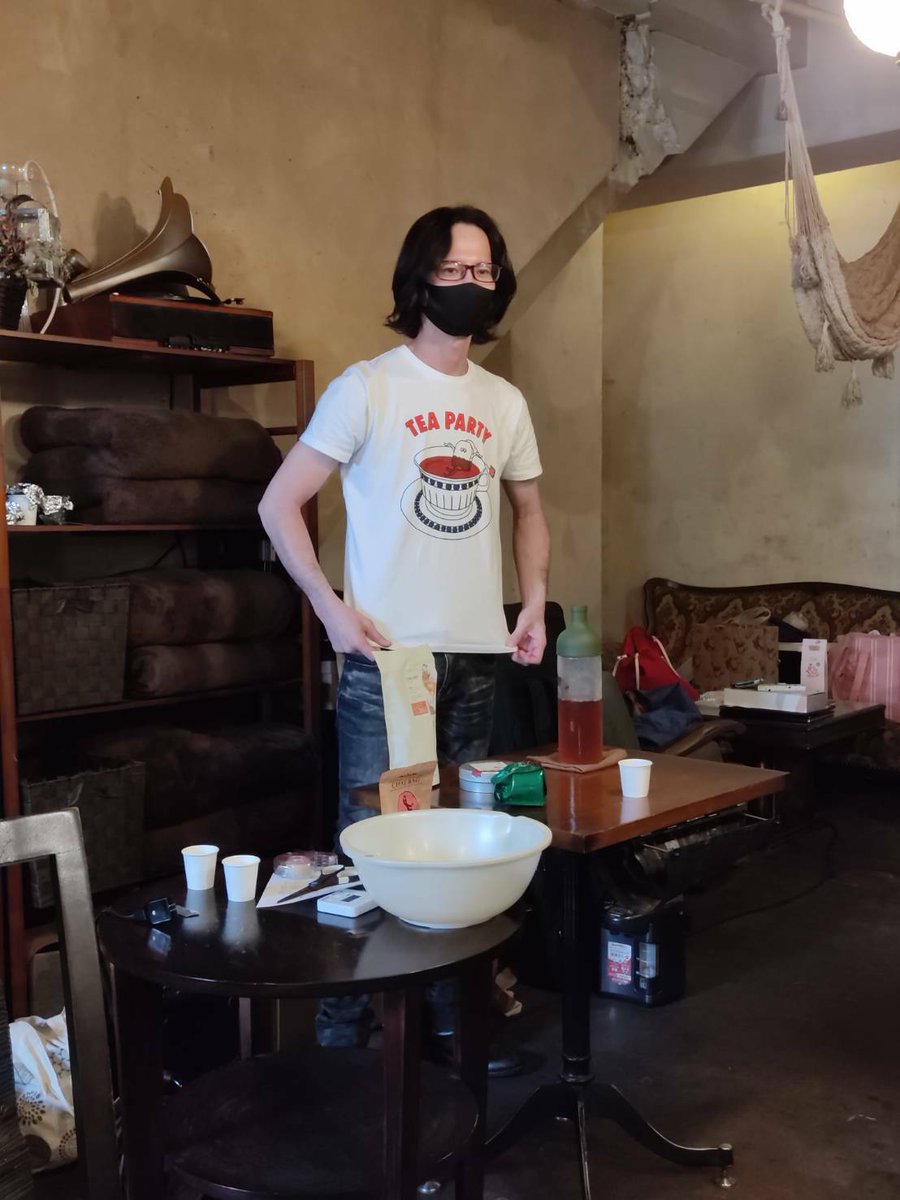 ティーパーティーTシャツ、やっぱり受けがいいなぁと思った #らくだ茶会 でした。