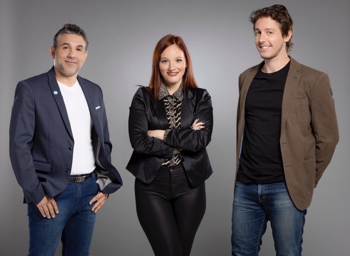 #RadioPerfil 🔵 |  AIRE para #Elotropais, con 
Nacho Ros, <a href="/SantiagoLlull/">El lobo bueno de la city</a> y <a href="/IannottiRomina/">Romina Iannotti</a>

Escuchalo en vivo acá 🔊👇
radio.perfil.com/en-vivo/radio 
<a href="/perfilcom/">Perfil.com</a> 📻