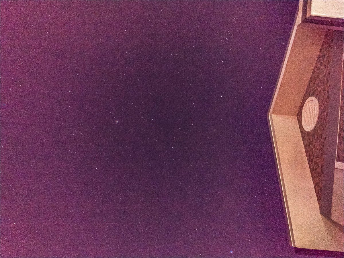 tham_dp's tweet photo. Galaxy in the frontyard https://t.co/2aJ7Q5KDhD