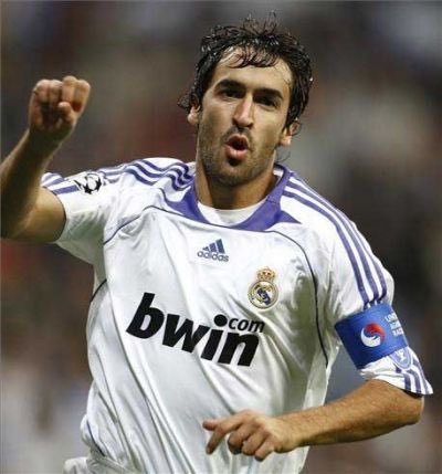 Happy birthday to you legend , Raúl González 