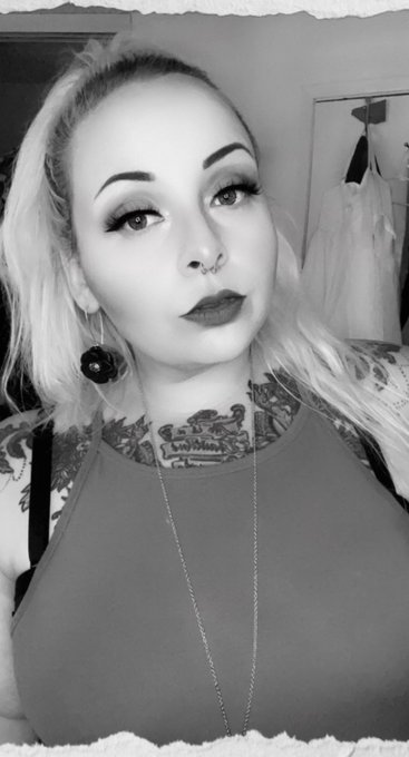 Signed a contract with PornHub today! So excited. #adultwork #contentcreation #contentseller #secretseller<a href="/tag/porn"class="tags"><span>#porn</span></a><a href="/tag/femdom"class="tags"><span>#femdom</span></a><a href="/tag/feet"class="tags"><span>#feet</span></a><a href="/tag/official"class="tags"><span>#official</span></a><a href="/tag/money"class="tags"><span>#money</span></a><a href="/tag/camgirl"class="tags"><span>#camgirl</span></a>