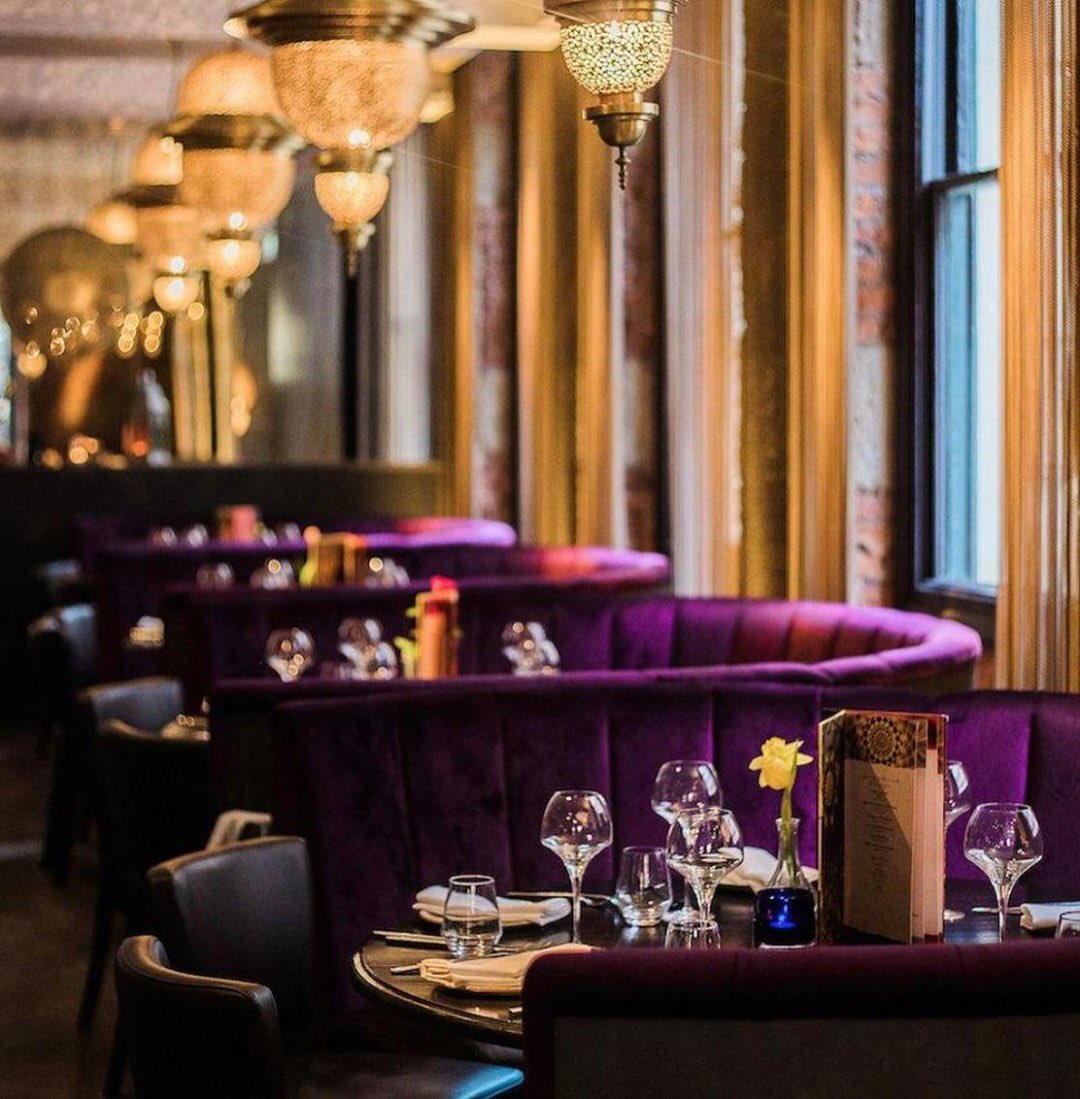 Decadent Dining in the heart of Manchester ✨ 
 
It's a good feeling being back indoors isn't it? Especially when it looks like this 😍 
 
Tables are filling fast so be sure to book ahead via the link in our bio 🍴 

#ashas #manchester #indiancuisine #indianfood #tastethisnext