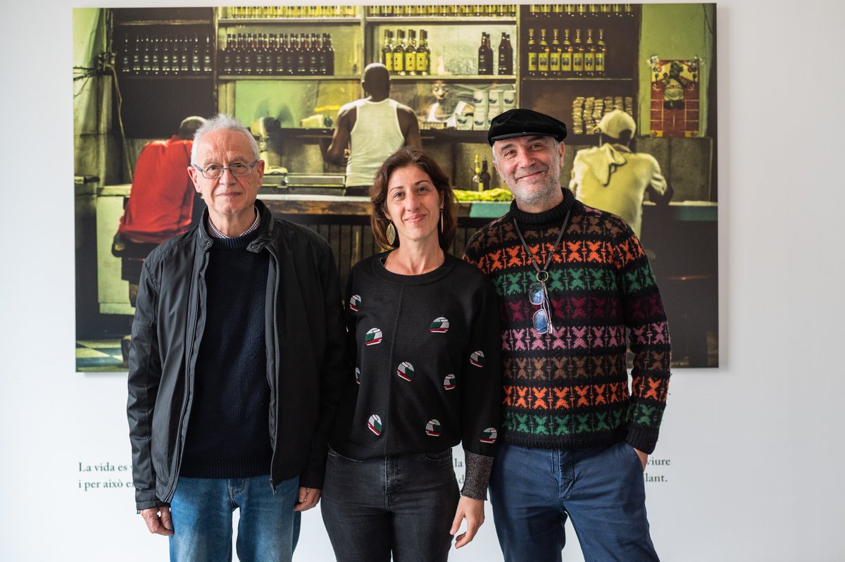 lavirreinaci's tweet image. ÚLTIM DIA per a veure “La nit incandescent”, l’exposició del 📽 cineasta @josolfilms amb la 📷 fotògrafa Afra Rigamonti i el ✍ filòsof #SantiagoLópezPetit.

🕗 Fins les 20 h
🎟 Entrada gratuïta 
🔗 bit.ly/Jo-Sol-lavirre…
#JoSol