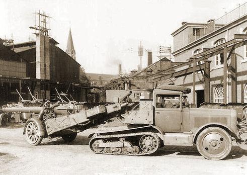 MajorGallows's tweet photo. Le FN-Kégresse 3T était un semi-chenillé de conception belge utilisé comme tracteur d'artillerie en 1940. Construit à 130 exemplaires par la FN Herstal et Minerva, il utilisait le système de suspension Kégresse comme la Citroën-Kégresse P17 française datant de la même époque. https://t.co/POxwOrlWLh
