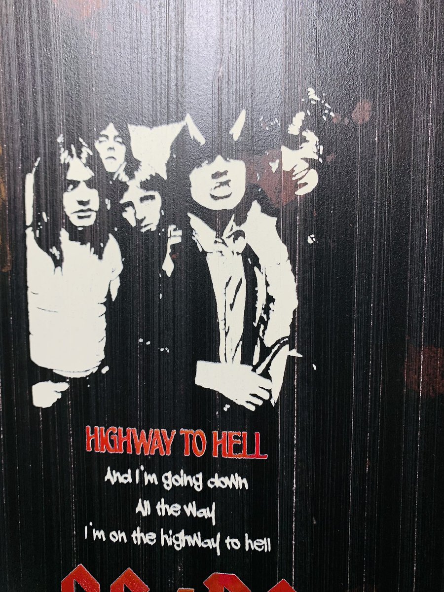 sabow438's tweet photo. AC/DC
HIGHWAY TO HELL

I drew it on silkscreen.

#acdc
#highwaytohell
#silkscreenart
#ourrockrecords
#sabow
#drawing
#70srock
#rockillustration
#地獄のハイウェイ
#シルクスクリーン
#シルクスクリーン好きと繋がりたい https://t.co/yx4WBkb9E5