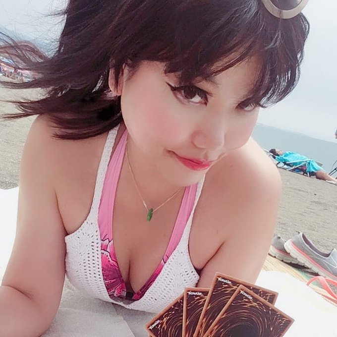 7 hours of #wildrift stream but we post #yugioh beach pictures... https://t.co/JfyTz4Fx79<a href="/tag/wildrift"class="tags">#wildrift</a><a href="/tag/yugioh"class="tags">#yugioh</a>