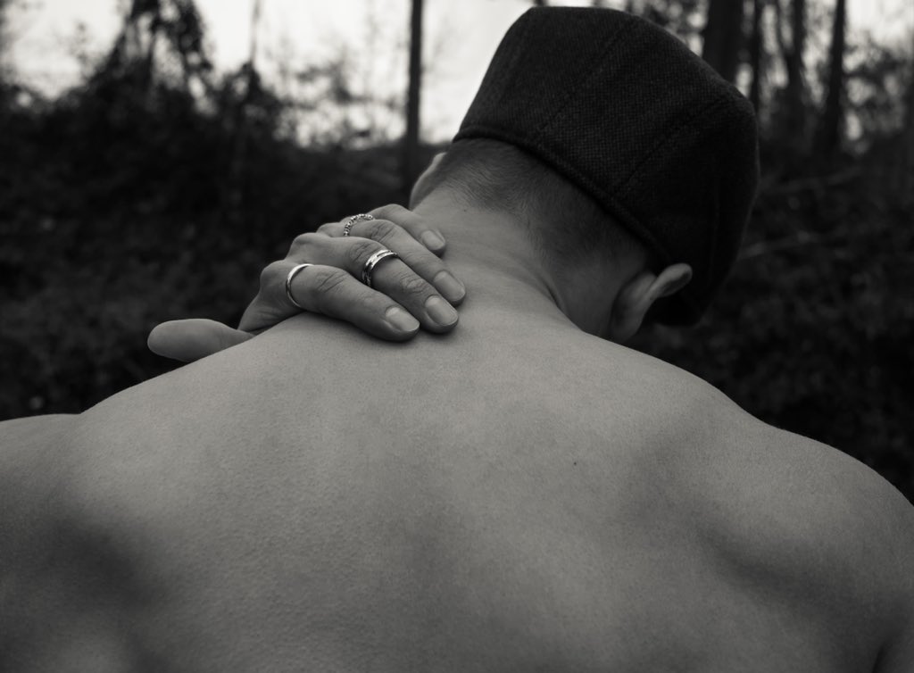 9Gabf's tweet photo. #man #moda #oufit #fashion  #style #guidobenitez #model #malemodelstop #malemodels #modelosmasculinos #styloman #oufittheday #styleman #guidobenitez  #blackandwhite https://t.co/Dx08WbmfSb