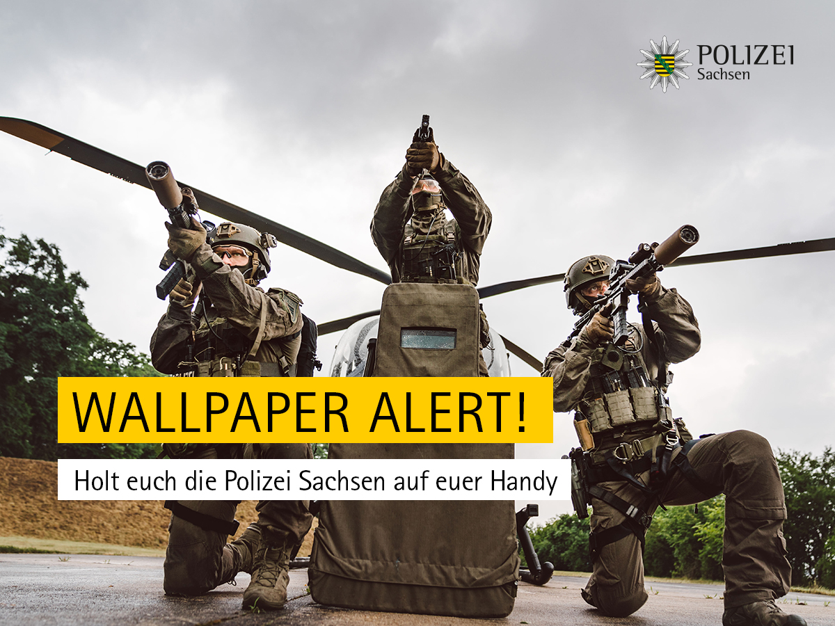 PolizeiSachsen's tweet photo. Euch gefallen die starken #Uniformen der #PolizeiSachsen, die #Technik und die coolen #Fahrzeuge der Flotte? Dann schnappt sie euch als #Wallpaper für euer Handy oder den Computer!
Hier bekommt ihr die Polizei Sachsen für #Zuhause: https://t.co/yPQed900AD https://t.co/NWJeVfUDNT