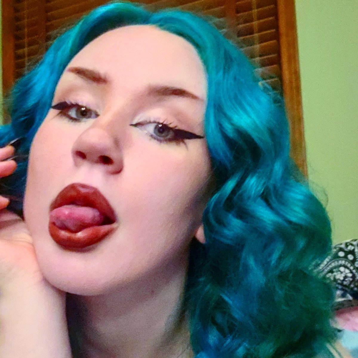 ditzy_desiree's tweet photo. Dyed my hair 😁 https://t.co/3nPKiuHXAw