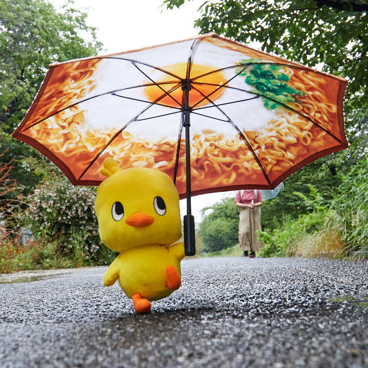 ともみ 雨の日はあまり好きじゃないけど この ひよこちゃんを見ると 雨の日も悪くないって思えるよね T Co Rafnf2r3ot Twitter