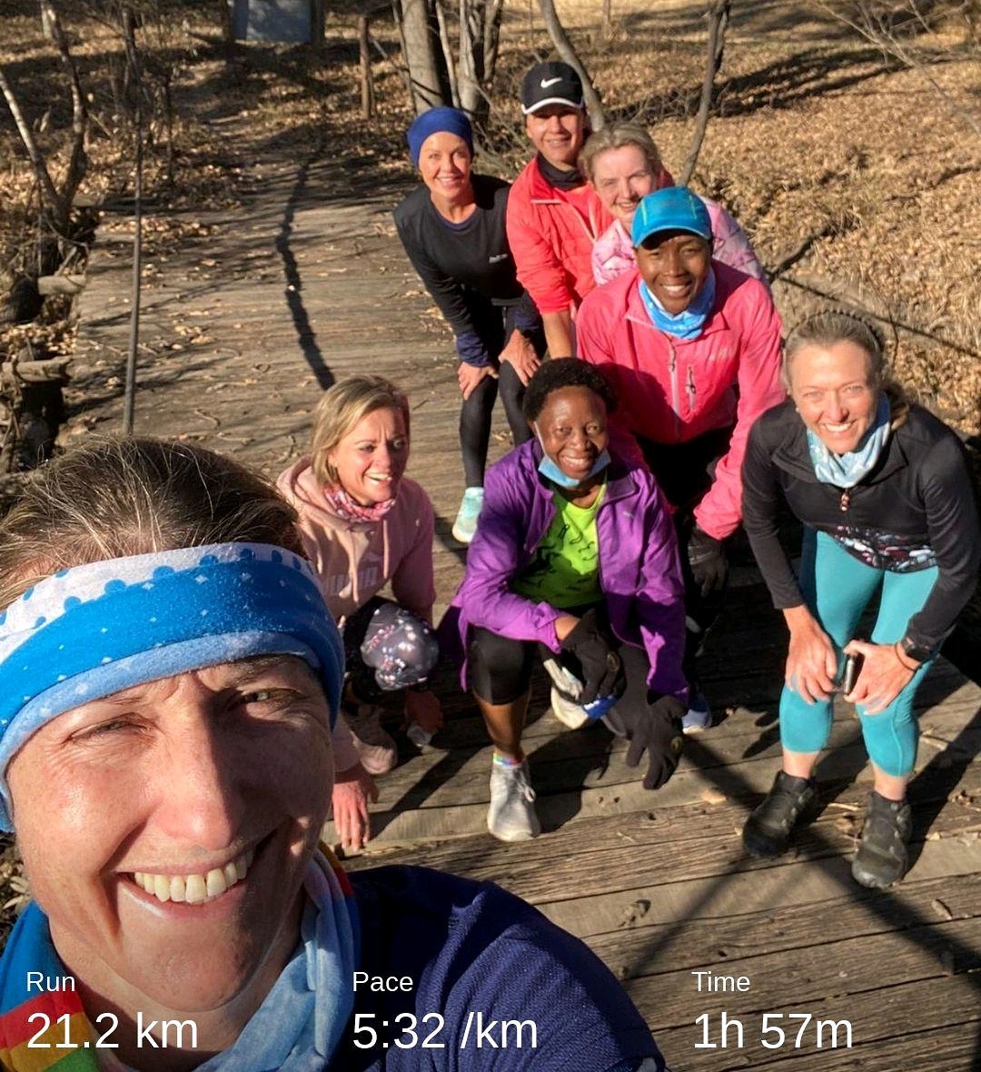 A good half marathon with my elites family 🏃🏼‍♀️🏃🏼‍♀️🏃🏼‍♀️🏃🏼‍♀️🏃🏼‍♀️🏃🏼‍♀️🏃🏼‍♀️🏃🏼‍♀️🏃🏼‍♀️🏃🏼‍♀️
What a freezing one. We ran at minus 2 degrees.

#RunnersWorld 
#MorningRunners
#FetchYourBody2021 
#RunningWithTumiSole