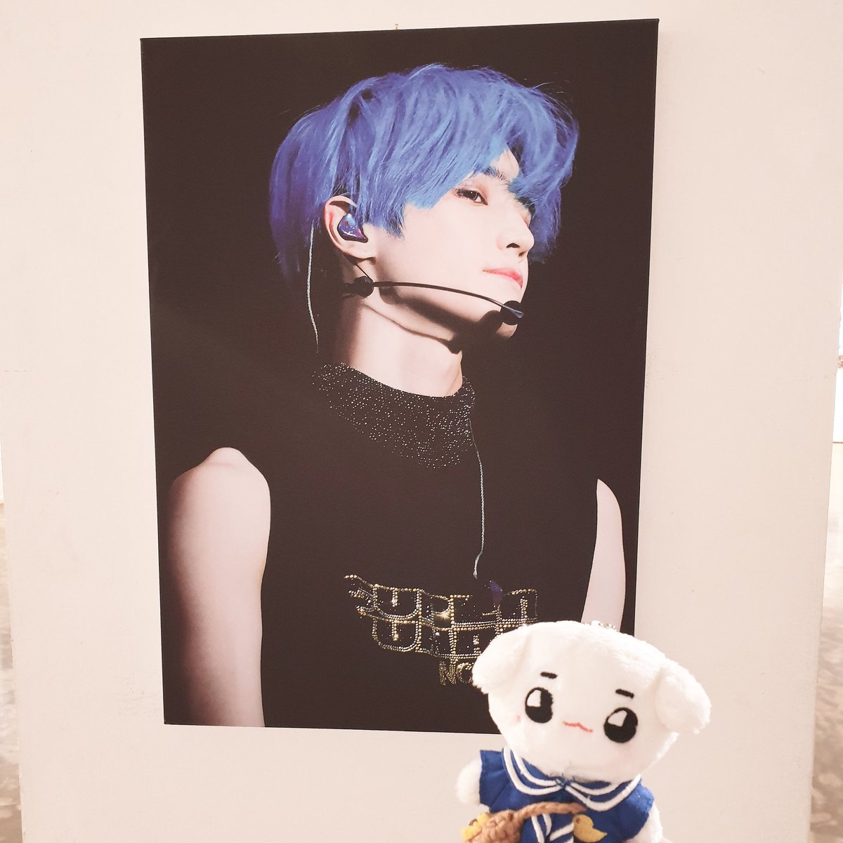 빼꼼툥야. 
아기말랑밥풀형아와 같이 찍겠다는 의지,
#태용이와_함께_행복한_툥프
#Allwhales_Love_Taeyong