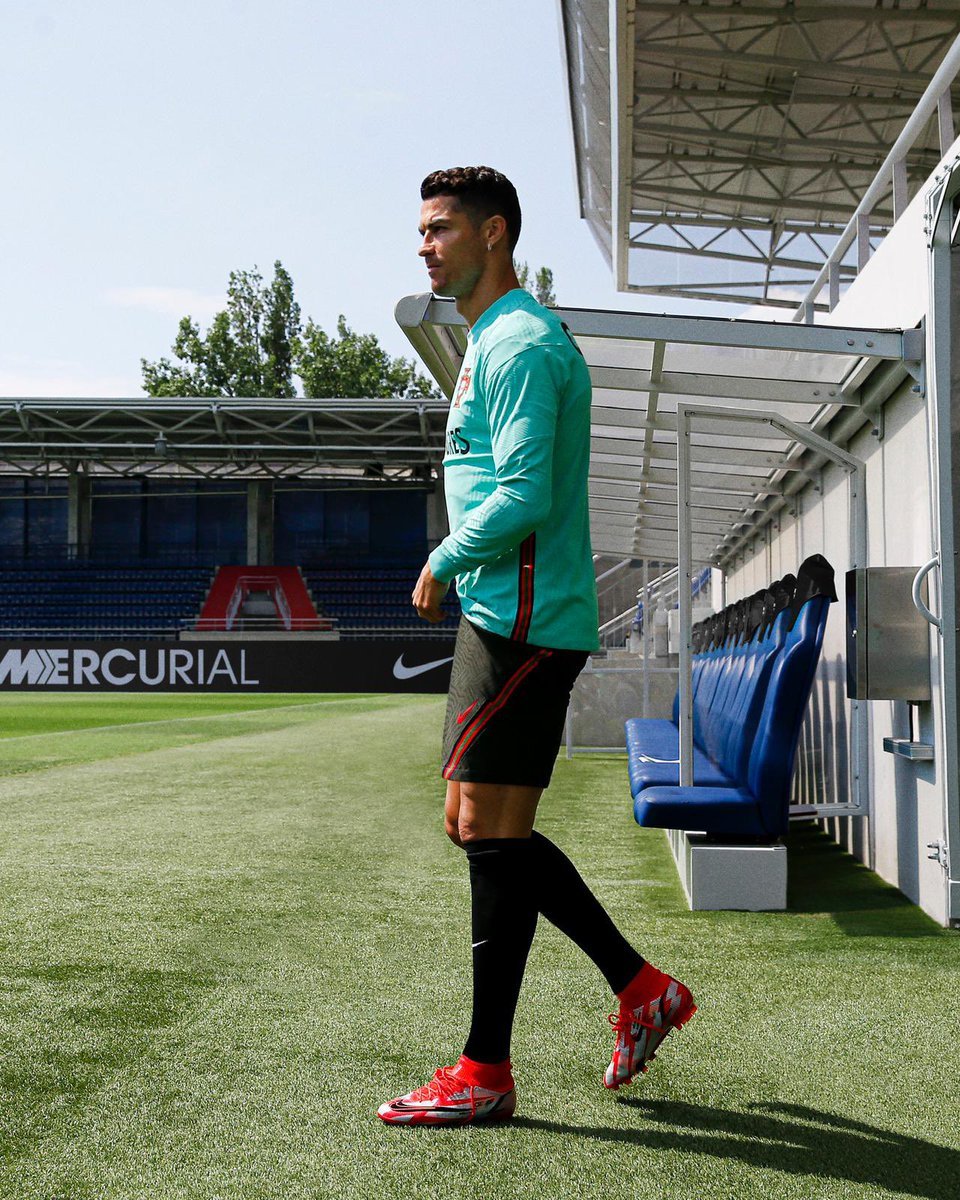 RitziModels's tweet photo. RM-Gold tier, Portugal Football Champion, Cristiano Ronaldo dos Santos Aveiro @Cristiano https://t.co/IrrPSIVsdR