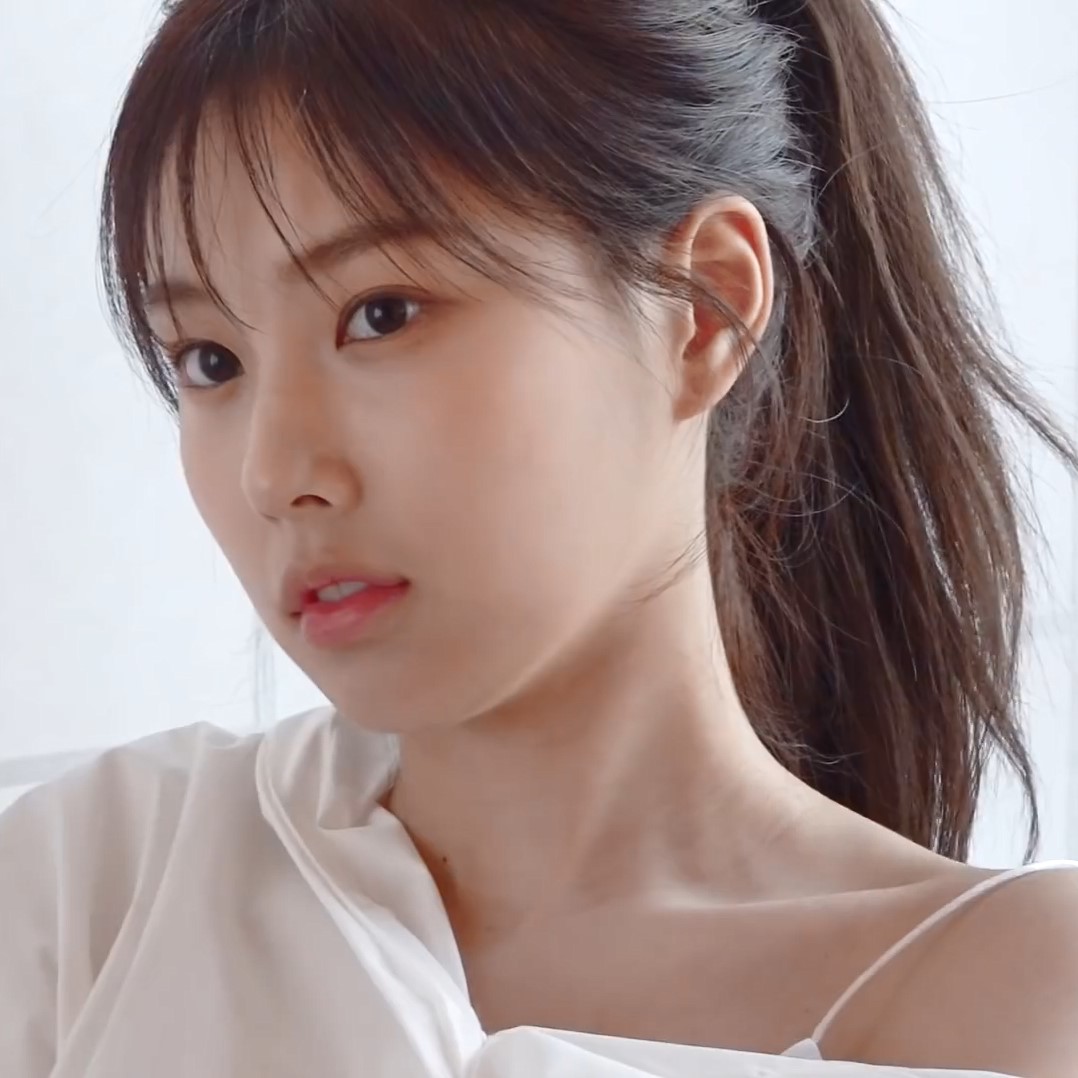 kang hyewon pics tweet media