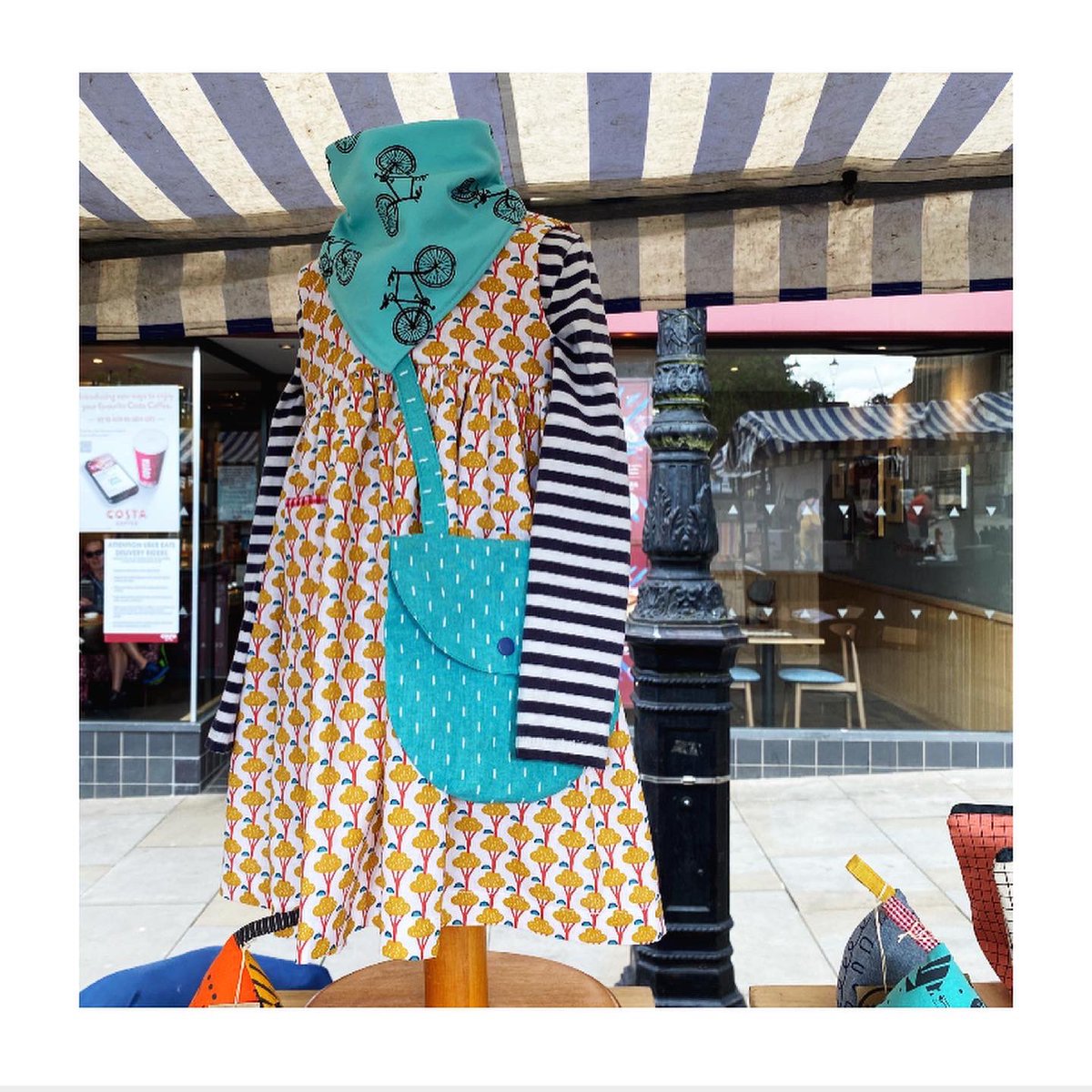 posner_nome's tweet photo. All set for a fabulous day at @treaclemarket Macclesfield. Here until 3.30pm #posnerandposner #treaclemarket #clothesandaccessories #handprintedtextiles #handcraftedtextiles #printmaker #macclesfield #shopindie #indiemakers #textiledesign #marketlife #etsy #childrenswear https://t.co/i20RXYffIW