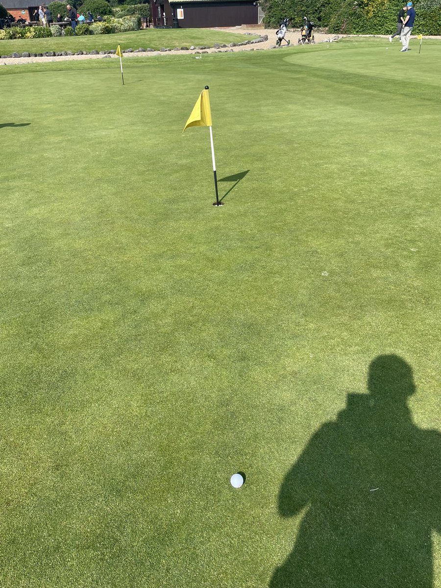 chewie_1978's tweet photo. Back at it today @ChichesterGC #hardwork #Practice #golf #fun #3reddots 🔴🔴🔴 https://t.co/Vyc1dLjcxM