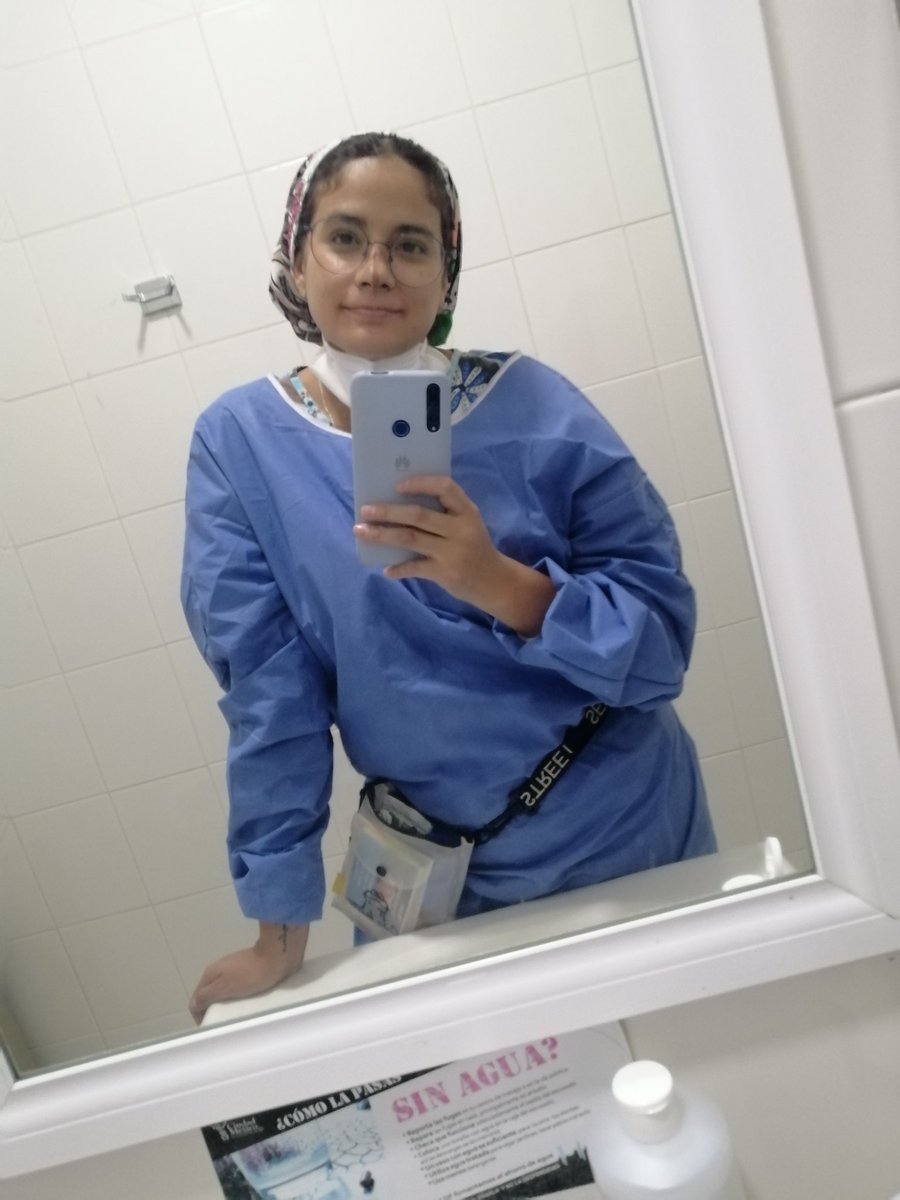 bulbormz's tweet photo. Decidí respirar por 2 minutos 😬 si me les voy me fui sonriendo 🤣
#covid #lanurse https://t.co/CcD5WMgGVe