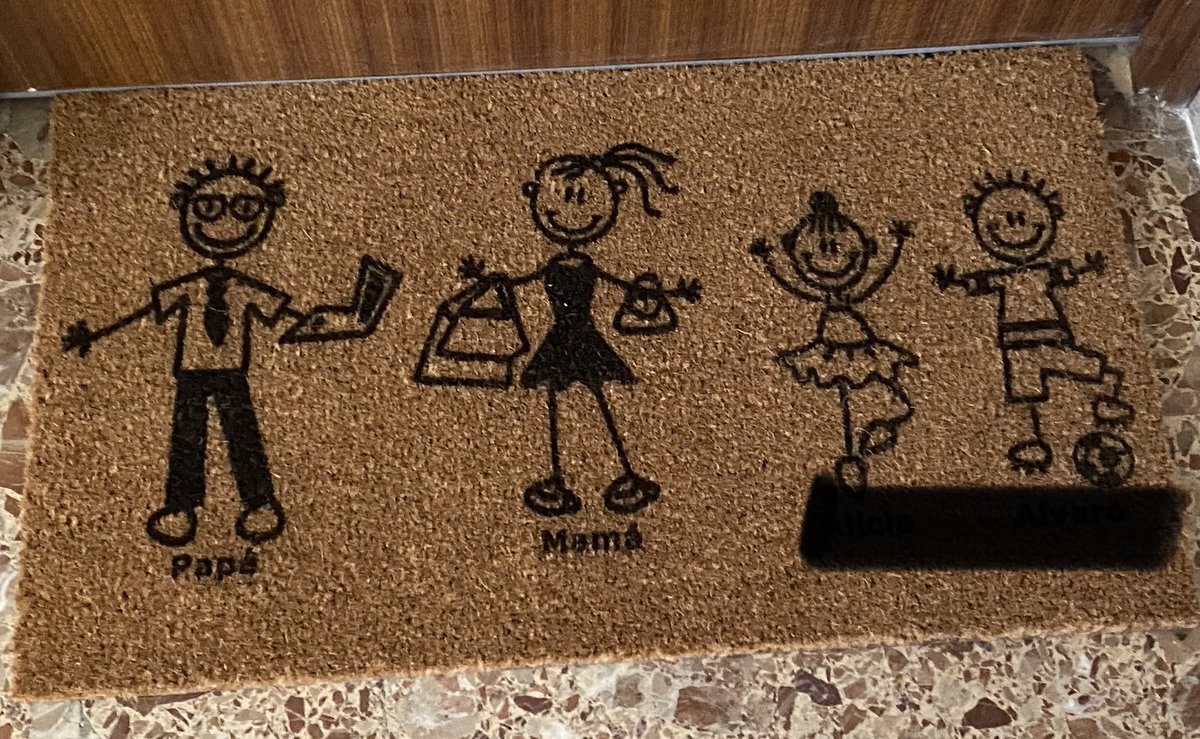 Algo estamos haciendo mal, cuando en la puerta de una familia joven te encuentras esto... qué triste