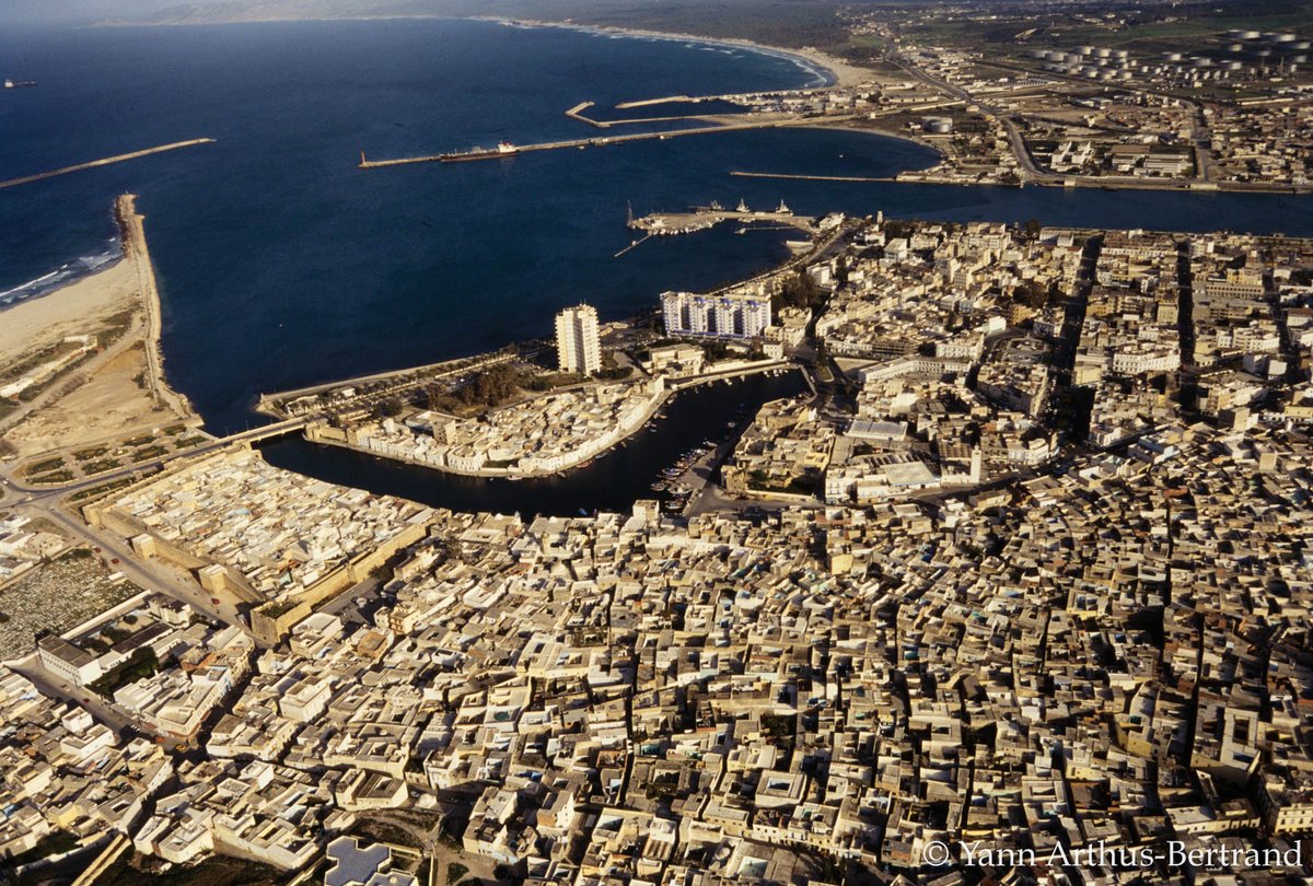 AfrikyaTN's tweet photo. Up in the air, for an eagle's eye view of Bizerta by sea:  #Mediterreanean's coveted city, and #Africa's northernmost metropolis, carefully guarded by the country which gave it its name: #Tunisia, pictured by its lover and guest @Yann_A_B https://t.co/hvR1hsZCU1
