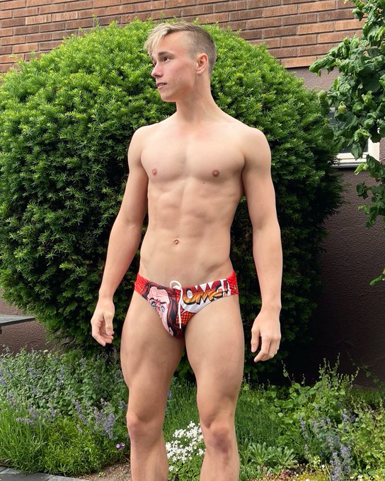 2 pic. More summer vibes??? https://t.co/BL4iwgyxjE