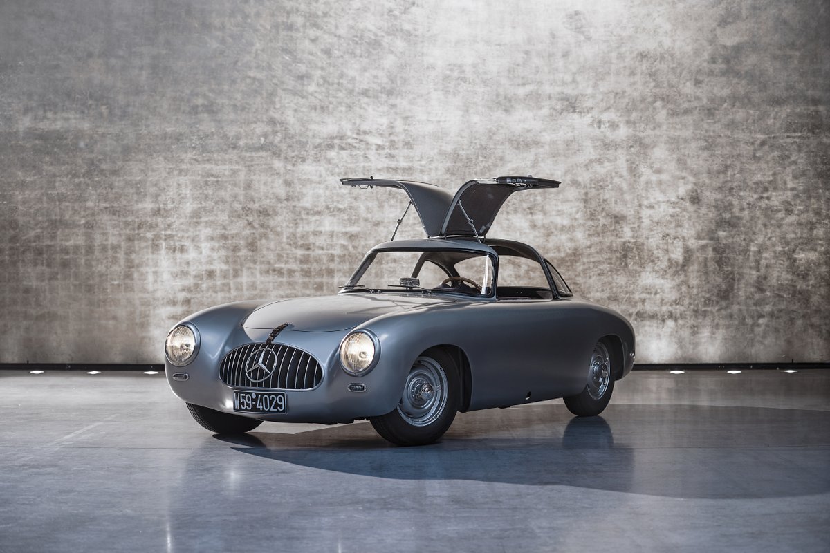 MB_Museum's tweet photo. In 1952, the 300 SL won both the legendary 24-hour race at Le Mans and the III Carrera Panamericana over 3,111 kilometers across Mexico with a spectacular double victory! #MBclassic #yearoftheSL https://t.co/Lmr8gp6caf