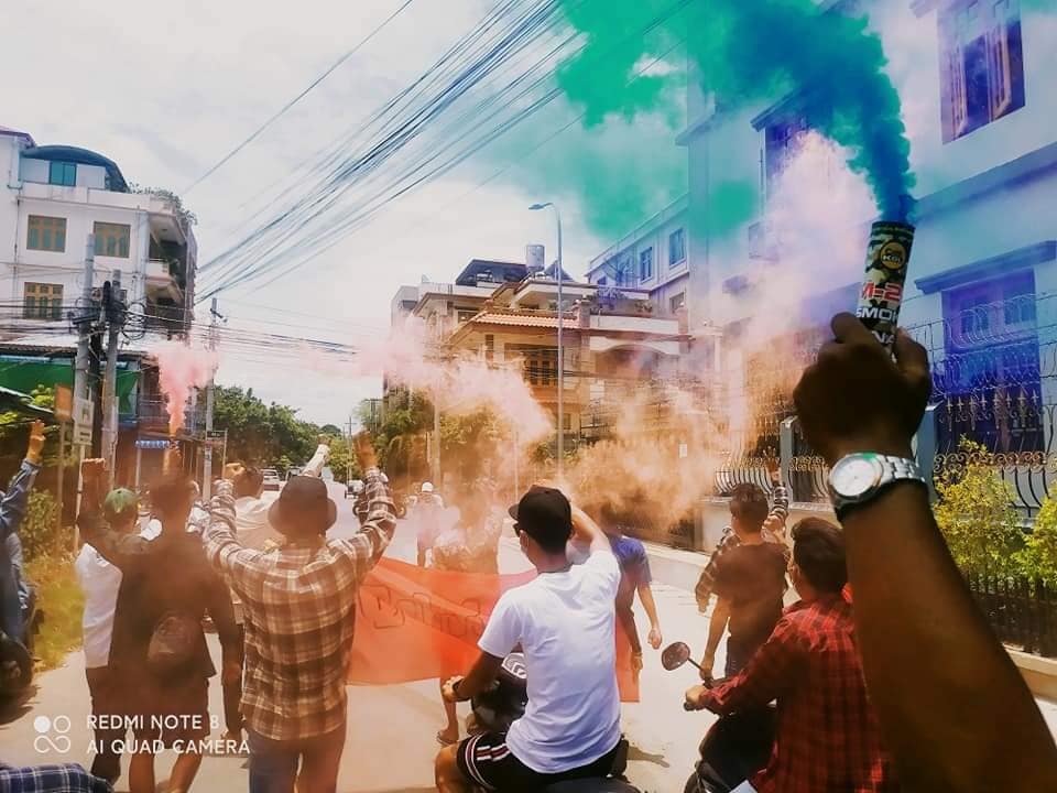 IrrawaddyNews's tweet photo. Despite tightened security by junta forces, local people in Mandalay's Mya Taung continued their protest movement against the military junta on Sunday.
 
(Photo: CJ)
#WhatsHappeningInMyanmar https://t.co/2ebdYd1ScM