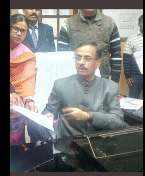 #बीएडटीईटी2011_को_इच्छामृत्यु_दो मा.<a href="/drdineshbjp/">Dr Dinesh Sharma BJP</a> जी मै चन्दन राजभर आपसे हाथ जोड़कर क्रमबद्ध निवेदन करता हूं की आपके द्वारा बनाई गई कमेटी की रिपोर्ट प्रस्तुत करें हमे न्याय दे बड़ी कृपा होगी