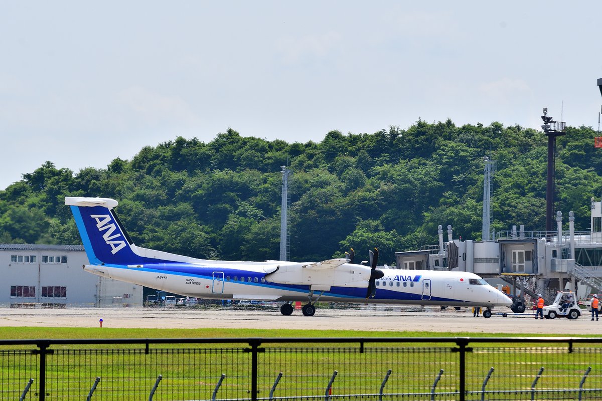 Suprane スープレン こちらは伊丹空港から秋田空港を経由して新千歳へと向かう便 また 北の大地に行きたいな 全日空 全日本空輸 ソラマニ ヒコーキ 秋田空港 Axt Rjsk Dh８d